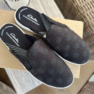 Clark Side Steppers Cloud Breeze Slip On Shoes